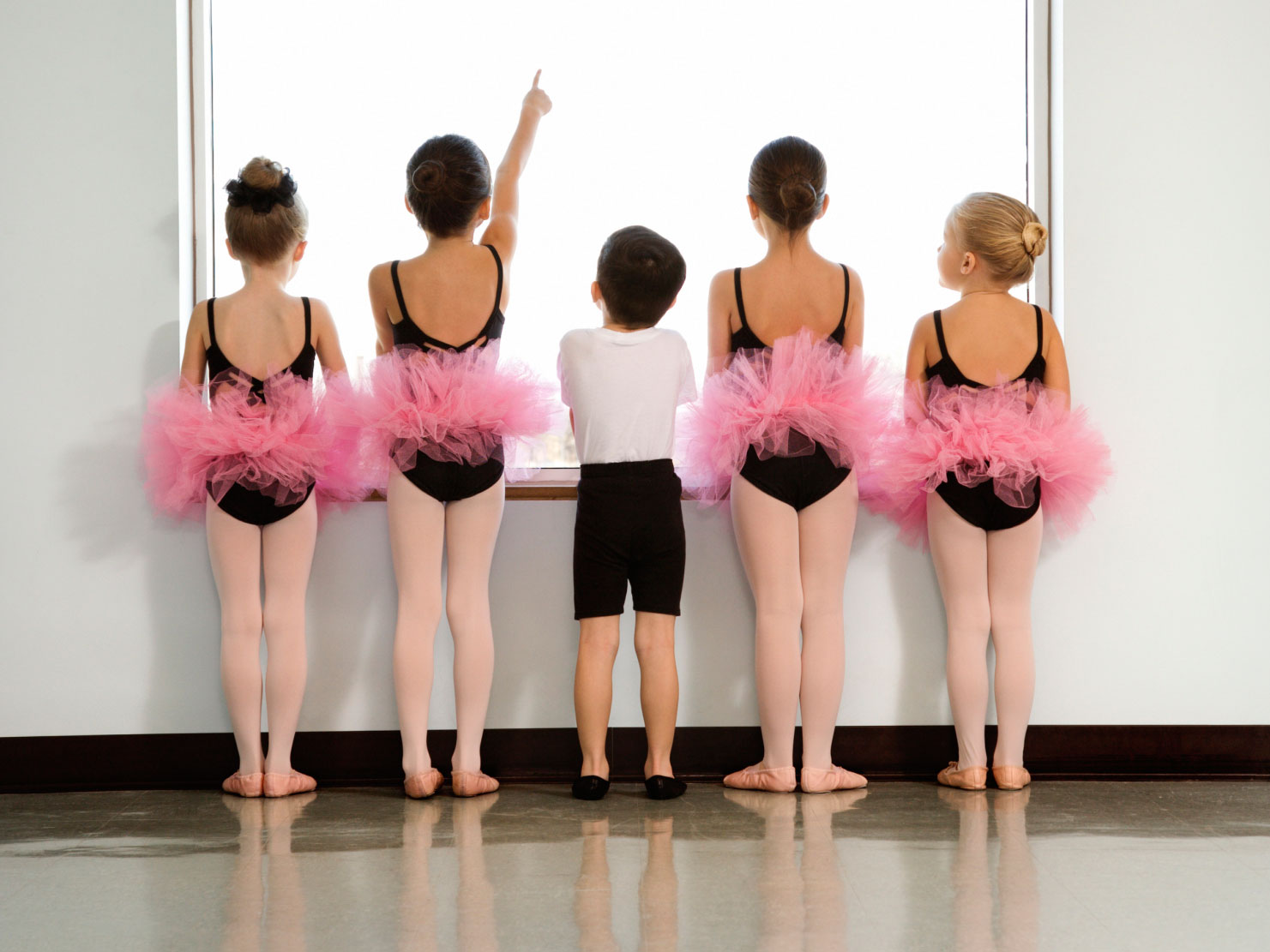 Kids-ballet-class-gender-stereotypes_1000x750